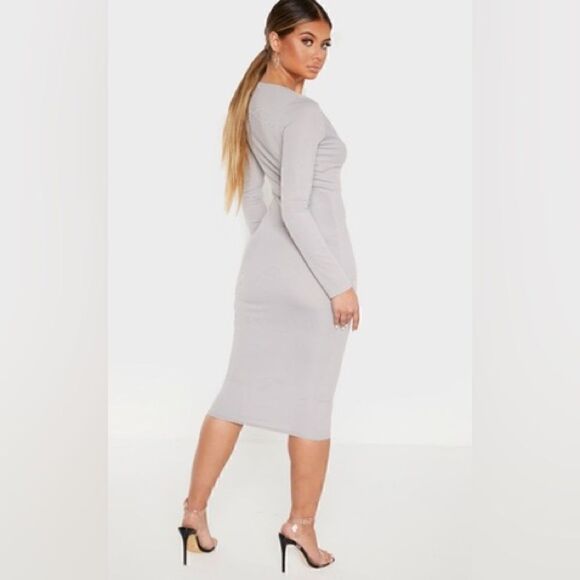 Chic Comfort: PrettyLittleThing Gray Raw Edge Long Sleeve Rib Midi Dress - Picture 2 of 4
